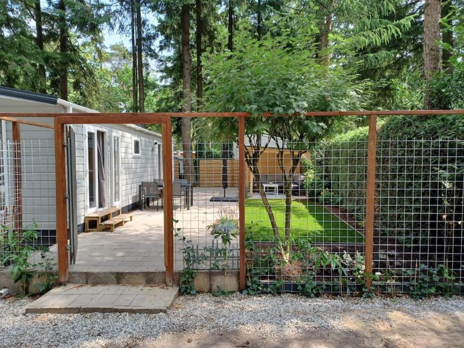 Boshuis Met Grote Tuin I Vakantiepark Met Zwembad Hoenderloo Ngoại thất bức ảnh